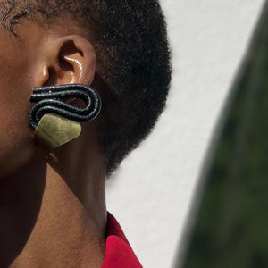 black-mini-evoke earrings-xita-eclat-royale